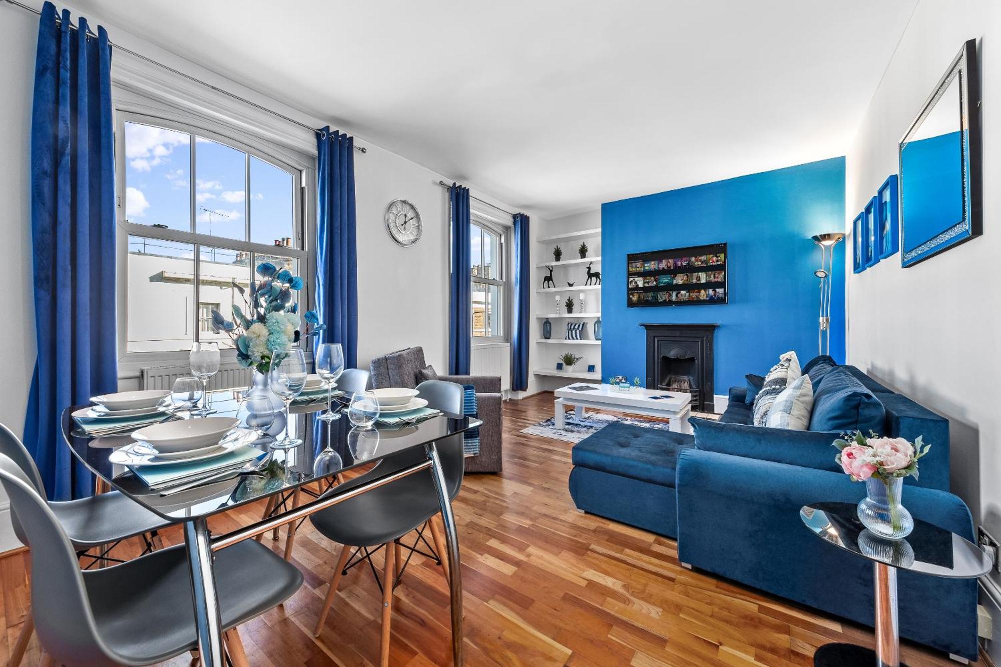 Balcony Blue Theme 1 Bedroom Central London Luxury Flat Near Hyde Park! Accommodates Up To 6! Double Sofa Bed And Next To Station! المظهر الخارجي الصورة
