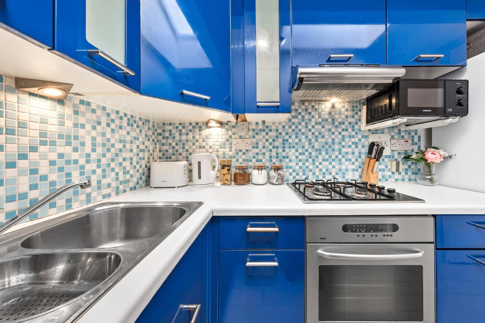 Balcony Blue Theme 1 Bedroom Central London Luxury Flat Near Hyde Park! Accommodates Up To 6! Double Sofa Bed And Next To Station! المظهر الخارجي الصورة