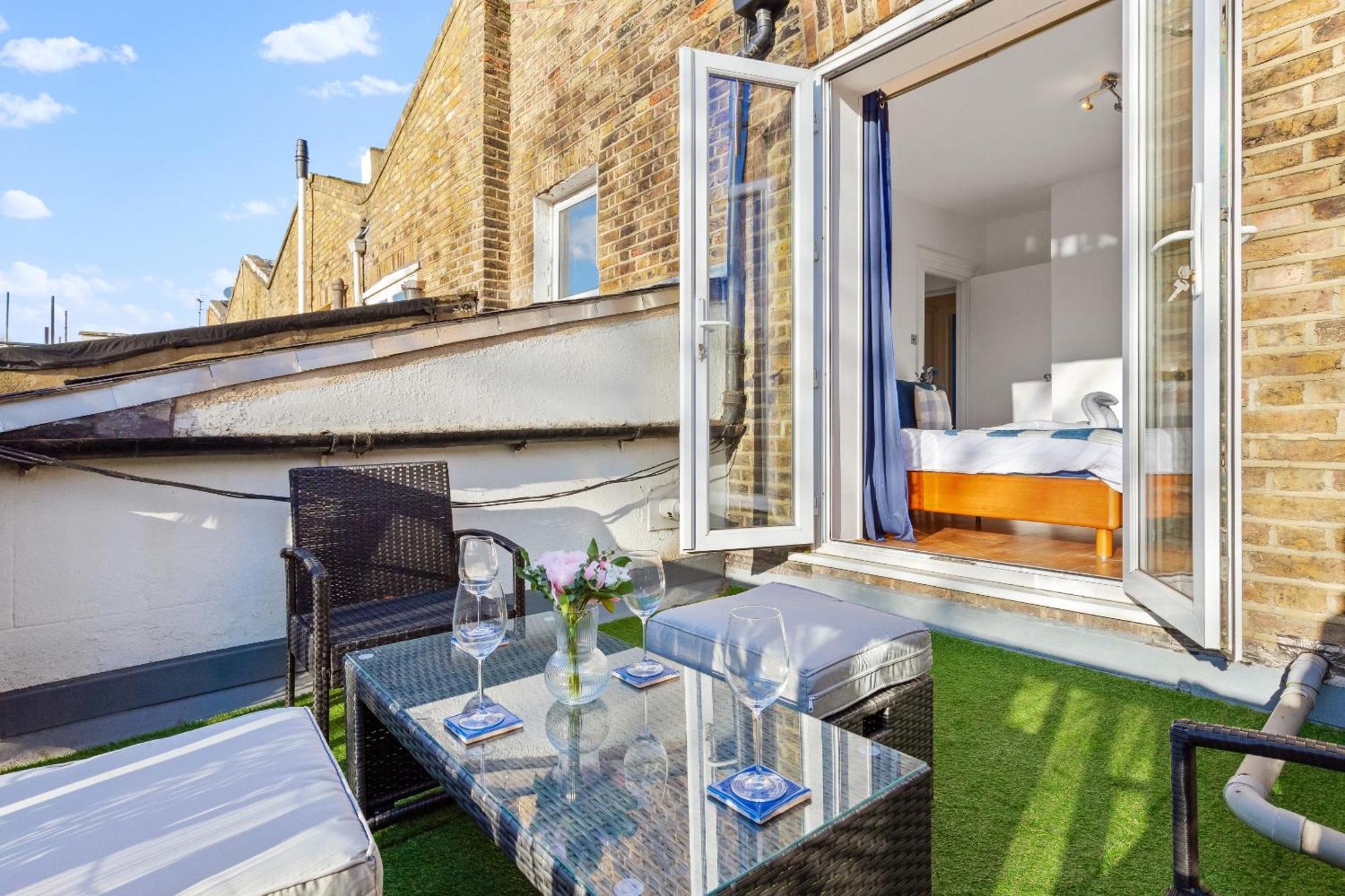 Balcony Blue Theme 1 Bedroom Central London Luxury Flat Near Hyde Park! Accommodates Up To 6! Double Sofa Bed And Next To Station! المظهر الخارجي الصورة
