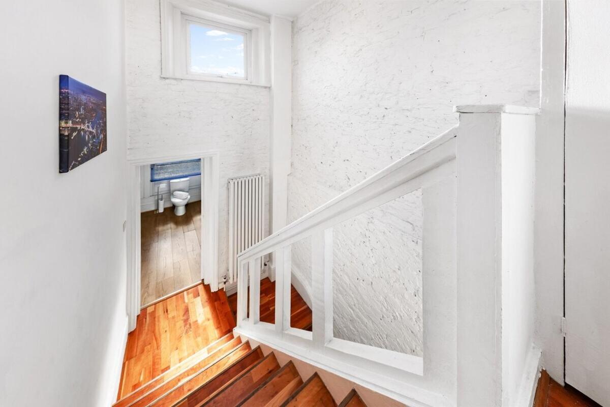 Balcony Blue Theme 1 Bedroom Central London Luxury Flat Near Hyde Park! Accommodates Up To 6! Double Sofa Bed And Next To Station! المظهر الخارجي الصورة
