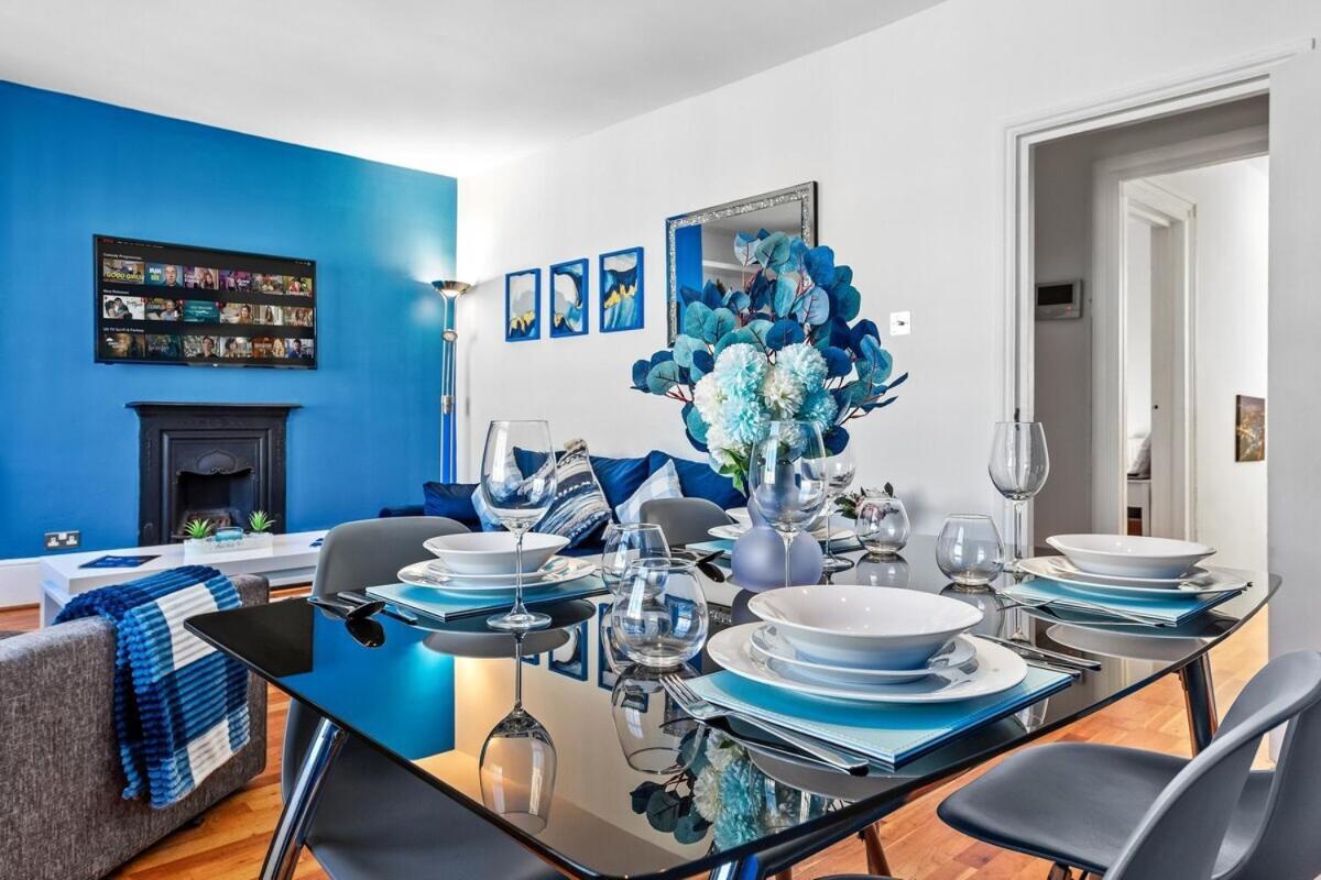 Balcony Blue Theme 1 Bedroom Central London Luxury Flat Near Hyde Park! Accommodates Up To 6! Double Sofa Bed And Next To Station! المظهر الخارجي الصورة
