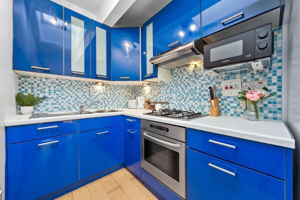 Balcony Blue Theme 1 Bedroom Central London Luxury Flat Near Hyde Park! Accommodates Up To 6! Double Sofa Bed And Next To Station! المظهر الخارجي الصورة