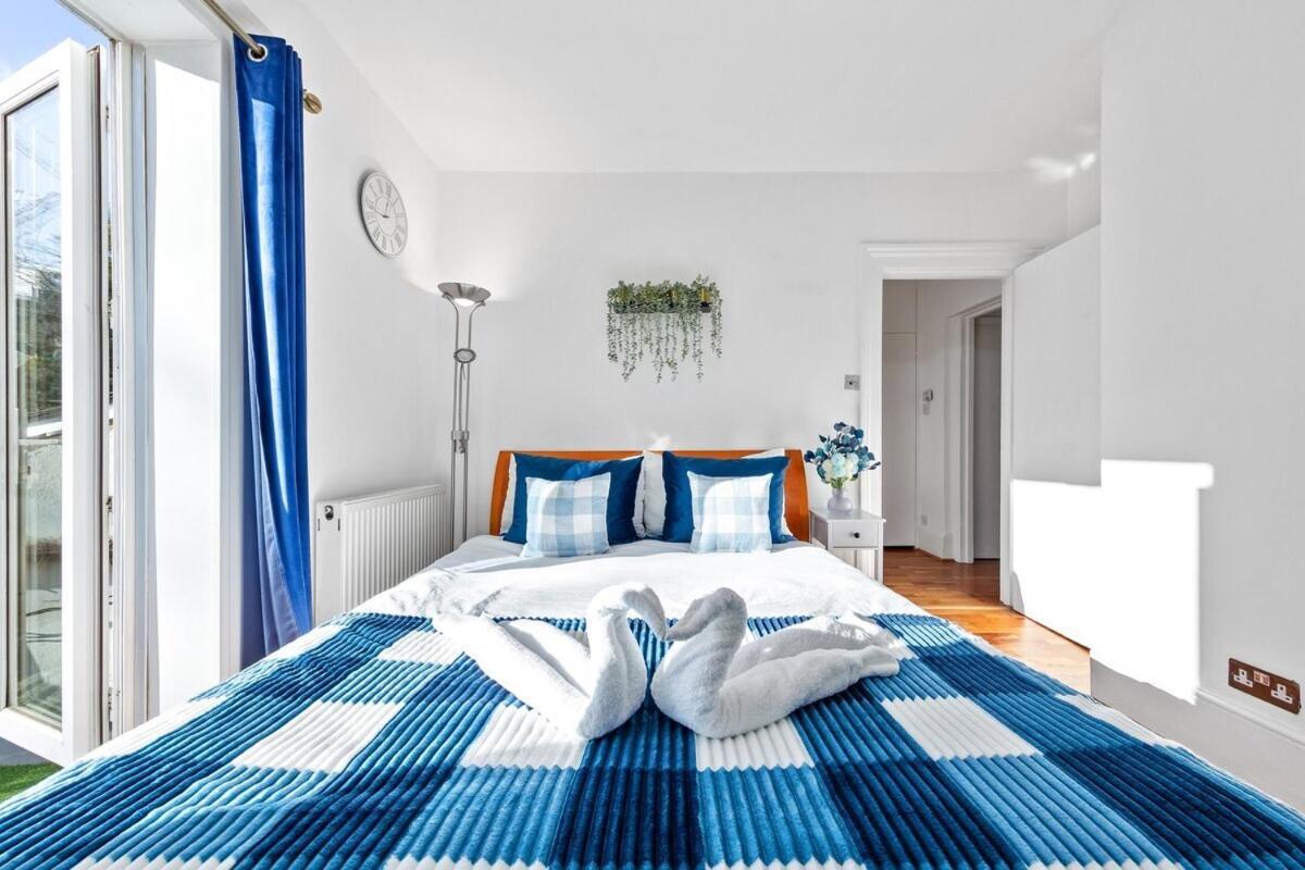 Balcony Blue Theme 1 Bedroom Central London Luxury Flat Near Hyde Park! Accommodates Up To 6! Double Sofa Bed And Next To Station! المظهر الخارجي الصورة