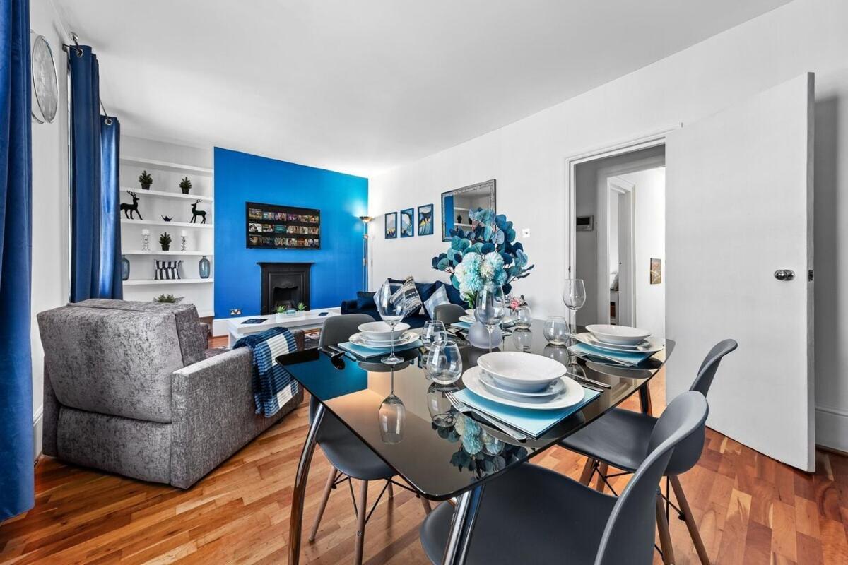 Balcony Blue Theme 1 Bedroom Central London Luxury Flat Near Hyde Park! Accommodates Up To 6! Double Sofa Bed And Next To Station! المظهر الخارجي الصورة