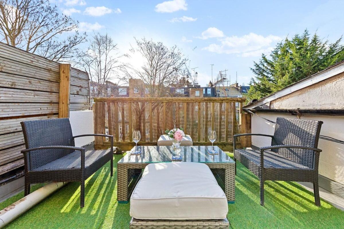 Balcony Blue Theme 1 Bedroom Central London Luxury Flat Near Hyde Park! Accommodates Up To 6! Double Sofa Bed And Next To Station! المظهر الخارجي الصورة