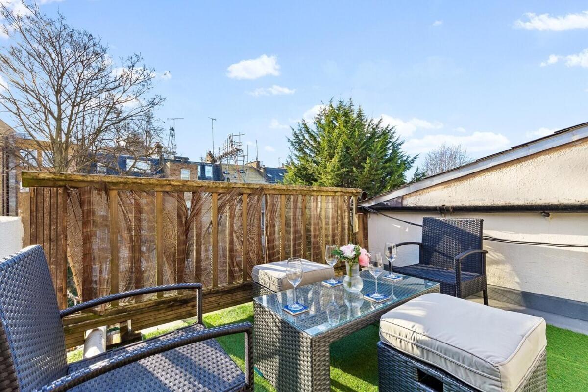 Balcony Blue Theme 1 Bedroom Central London Luxury Flat Near Hyde Park! Accommodates Up To 6! Double Sofa Bed And Next To Station! المظهر الخارجي الصورة